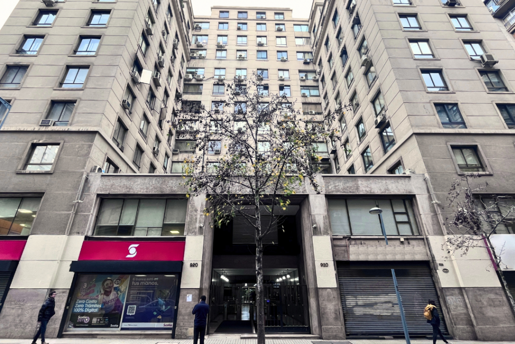 Oficina con 4 Privados y 2 Baños en Santiago, Chile - Portal Propiedades