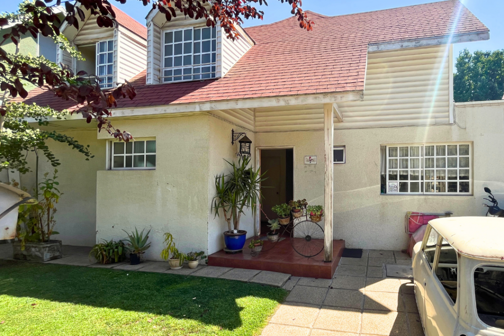 Casa en Venta de 5 Dormitorios y 4 Baño en comuna Peñalolén, Chile - Portal Propiedades