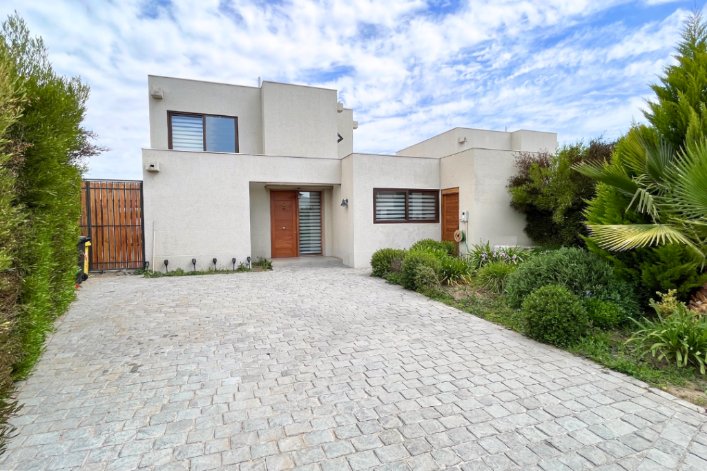 Casa en Venta de 3 Dormitorios y 3 Baños en comuna Colina, Chile - Portal Propiedades